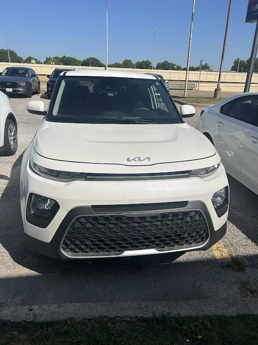 Avis Car Rental Picture 2