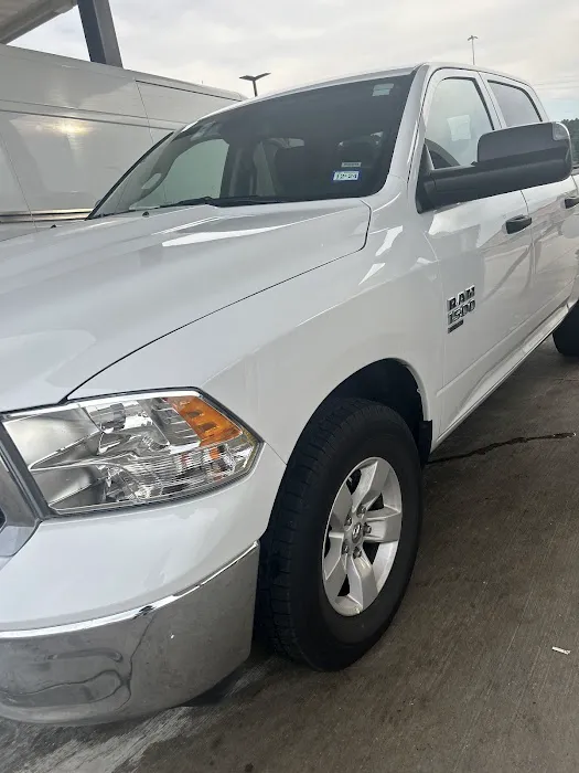 Avis Car Rental Picture 1