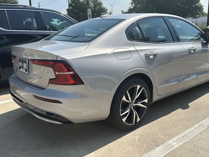 Hertz Car Rental - Plano - N Central Expressway Picture 6