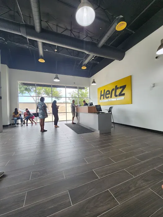 Hertz Car Rental - Plano - N Central Expressway Picture 7