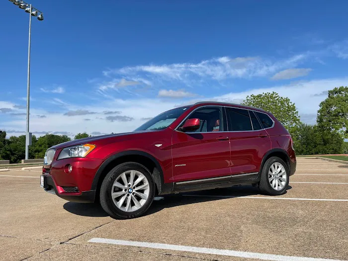 Family Car Rental Picture 1