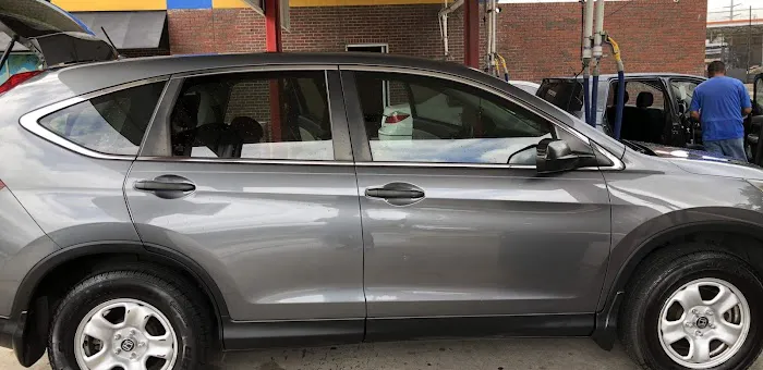 Family Car Rental Picture 6