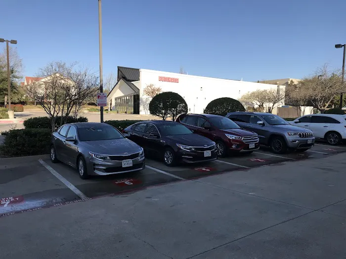 Avis Car Rental Picture 2