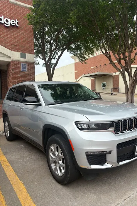 Avis Car Rental Picture 2