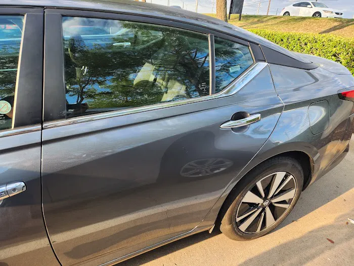Avis Car Rental Picture 3