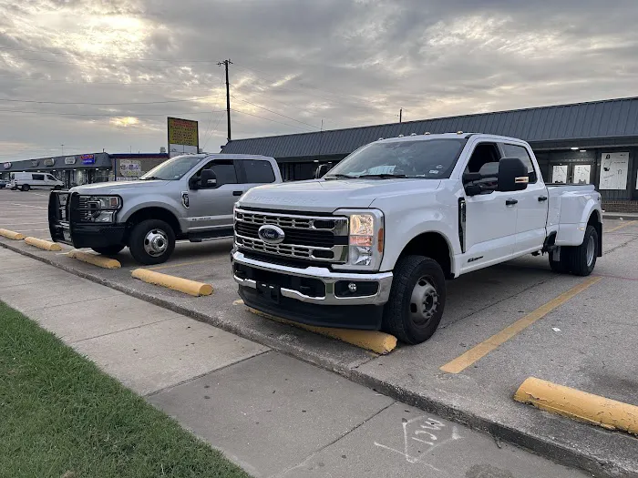 Lone Star Truck Rentals Picture 10