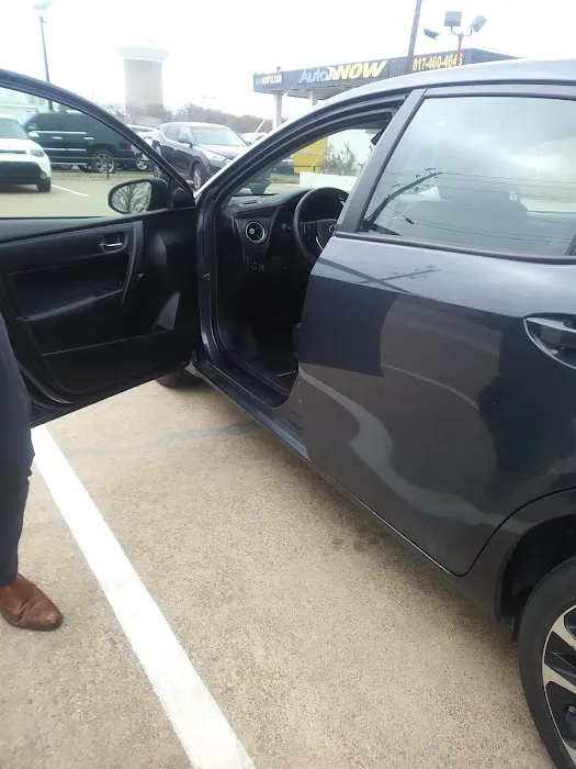 Hertz Car Rental - Arlington - Peach Street Picture 1