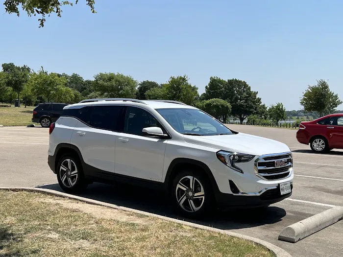 Hertz Car Rental - Arlington - Peach Street Picture 3