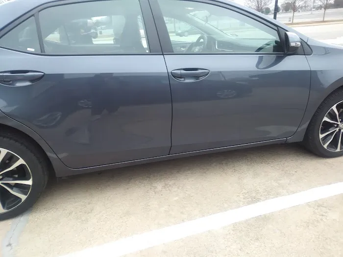 Hertz Car Rental - Arlington - Peach Street Picture 6