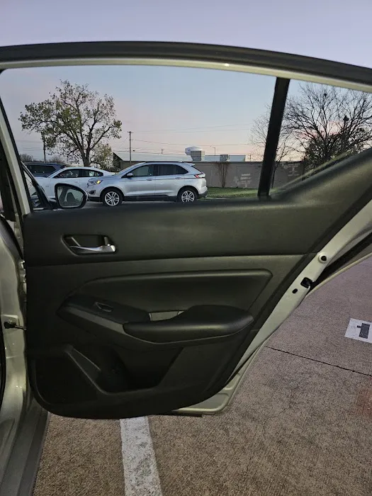 Avis Car Rental Picture 3