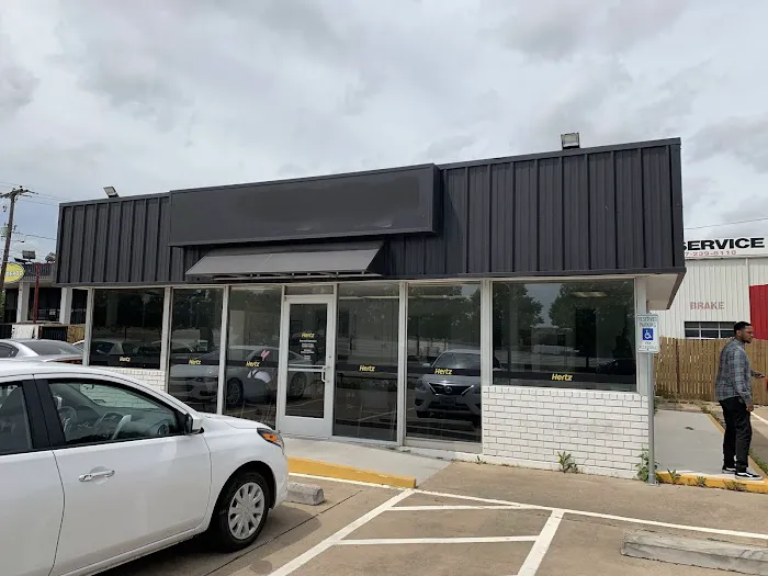 Hertz Rent a Car Picture 8