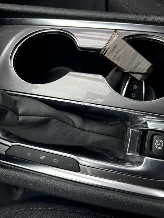 Avis Car Rental Picture 2