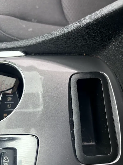 Avis Car Rental Picture 3