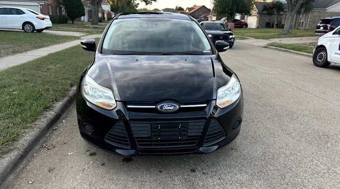 Luv My Trip Car Rental Picture 3