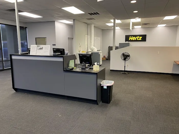 Hertz Car Rental - Fort Worth - Camp Bowie West Picture 4