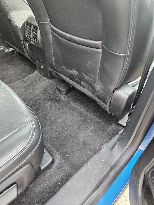 Hertz Car Rental - Fort Worth - Camp Bowie West Picture 6