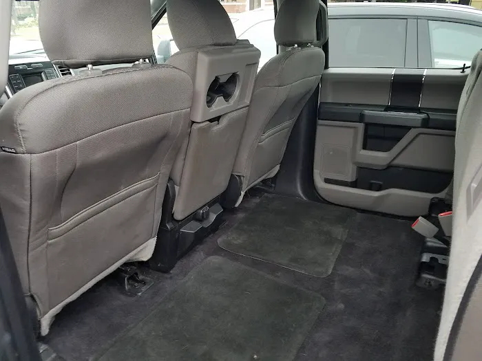 Hertz Car Rental - Houston - Louisiana Street Picture 10