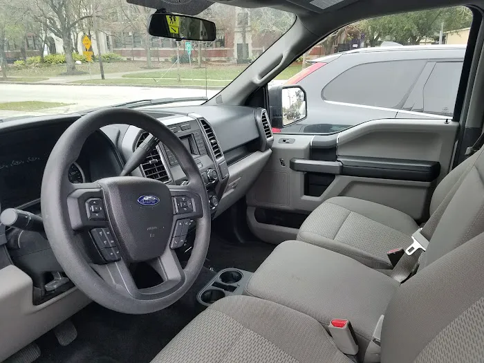 Hertz Car Rental - Houston - Louisiana Street Picture 7