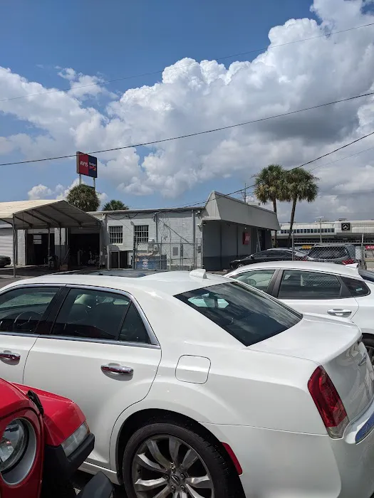 Avis Car Rental Picture 1