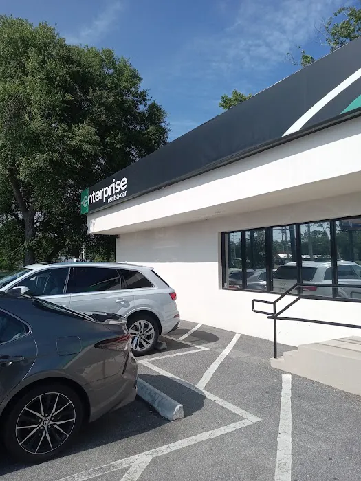 Enterprise Rent-A-Car Picture 2
