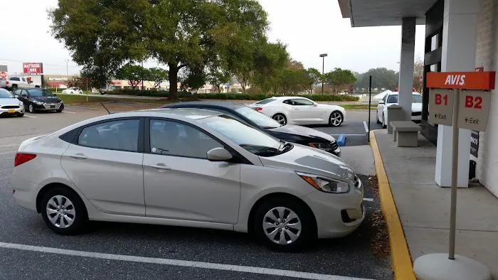 Avis Car Rental Picture 1