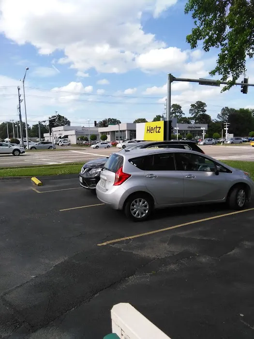 Hertz Car Rental - Virginia Beach - Laskin Road Picture 3