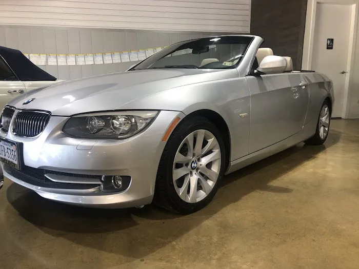 Luxury Car Rental VB Picture 1
