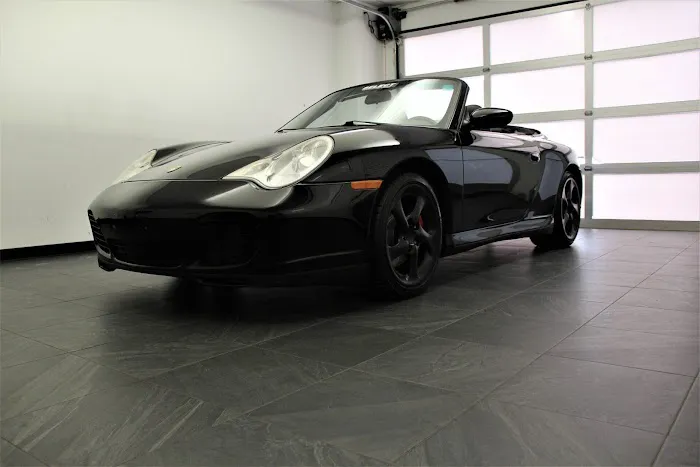 Luxury Car Rental VB Picture 4