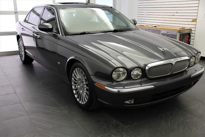 Luxury Car Rental VB Picture 6