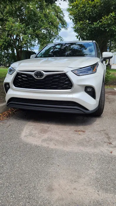 Avis Car Rental Picture 1