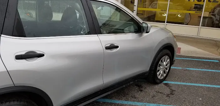 Hertz Car Rental - Hampton - West Mercury Boulevard Picture 2