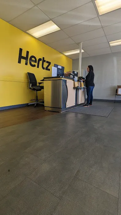 Hertz Car Rental - Hampton - West Mercury Boulevard Picture 8