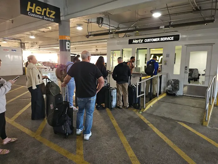 Hertz Car Rental - Tulsa - Tulsa International Airport (TUL) Picture 5