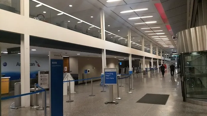 Hertz Car Rental - Tulsa - Tulsa International Airport (TUL) Picture 6