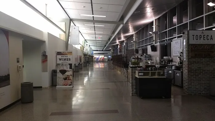 Hertz Car Rental - Tulsa - Tulsa International Airport (TUL) Picture 8