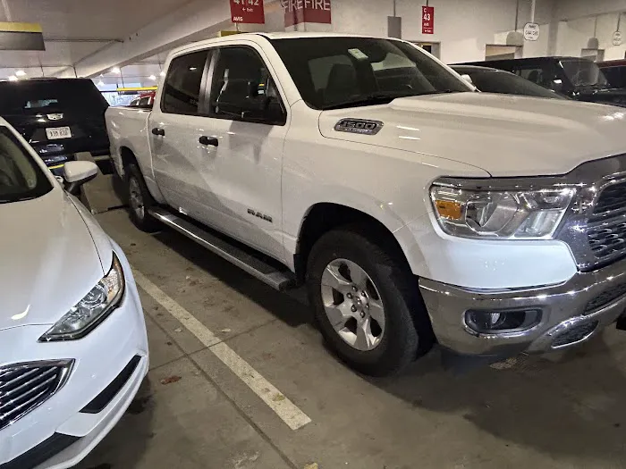 Avis Car Rental Picture 1
