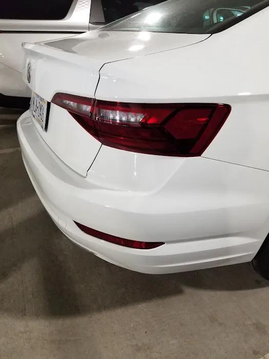 Avis Car Rental Picture 4