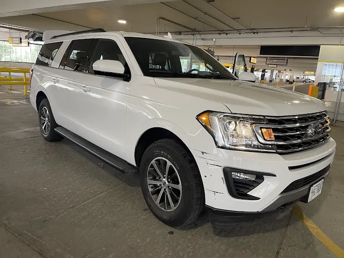 Hertz Car Rental - Omaha Eppley Airport Picture 4