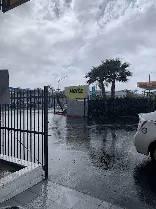 Hertz Car Rental - San Diego - W Laurel Street Picture 5