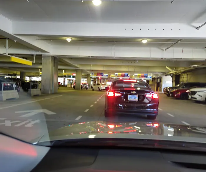 Hertz Car Rental Picture 2