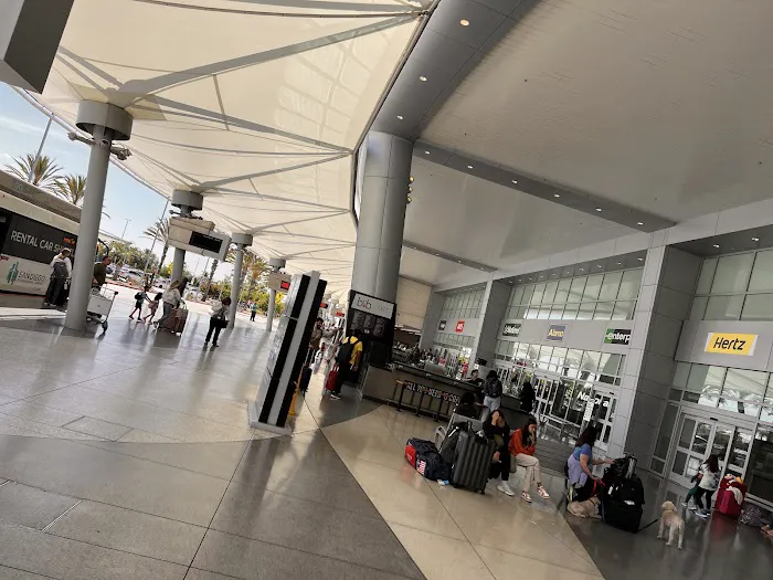 Thrifty Car Rental - San Diego International Airport Picture 2