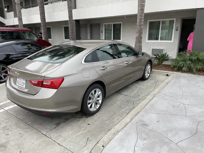 Thrifty Car Rental - San Diego International Airport Picture 3