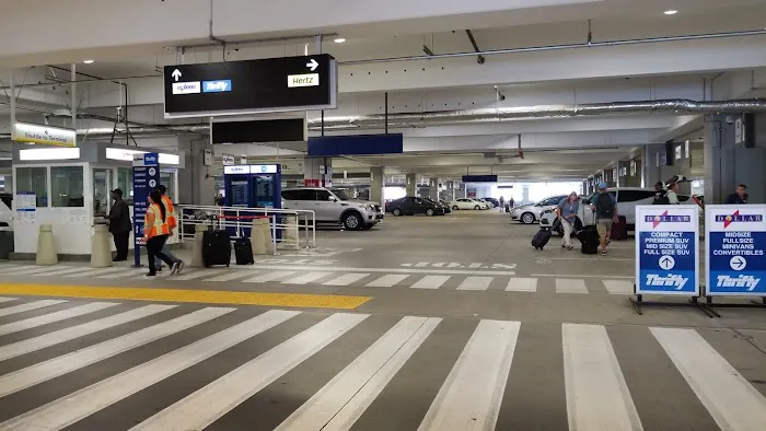 Thrifty Car Rental - San Diego International Airport Picture 7
