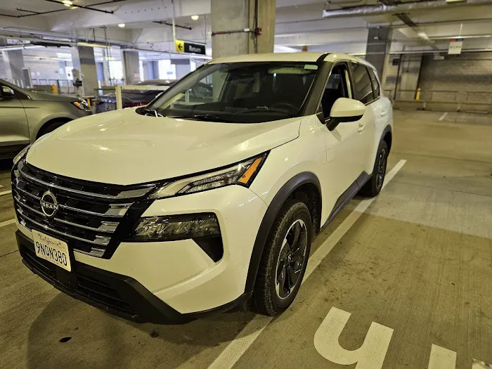 Hertz Car Rental - San Diego - San Diego International Airport (SAN) Picture 3