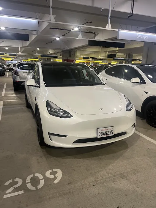 Hertz Car Rental - San Diego - San Diego International Airport (SAN) Picture 9