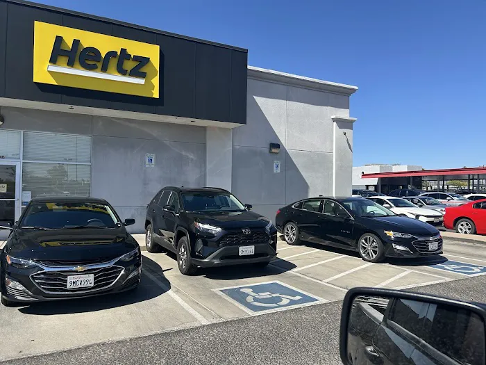 Hertz Car Rental - Tucson - East Speedway Boulevard Picture 1