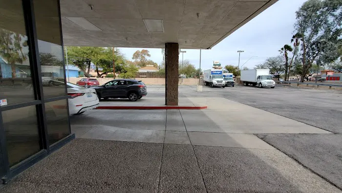 Avis Car Rental Picture 9