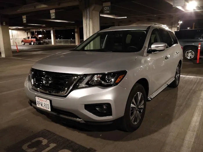 Avis Car Rental Picture 2