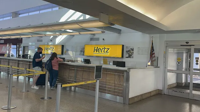 Hertz Car Rental - Tucson - Tucson International Airport (TUS) Picture 3