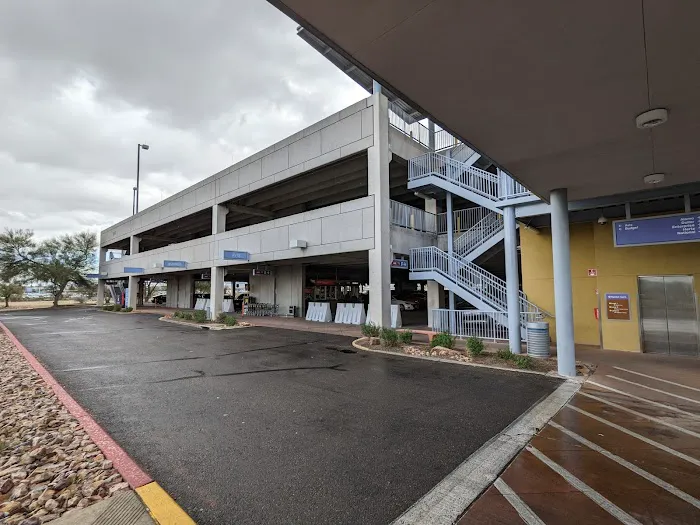Hertz Car Rental - Tucson - Tucson International Airport (TUS) Picture 8